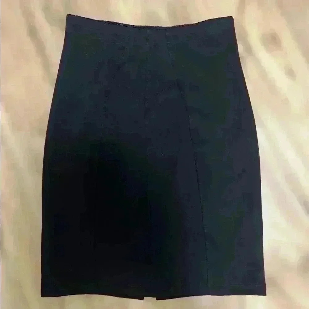 Daisy Fuentes Black Knee Length Skirt